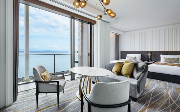 画像：クラブスイート リビング＆ベッドルーム